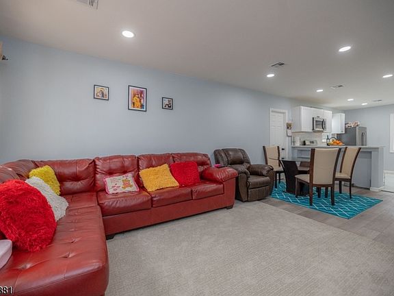 3rd image of 65 Rutgers St