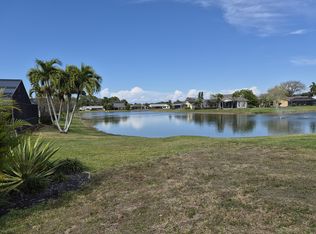 10520 Regent Cir, Naples, FL 34109