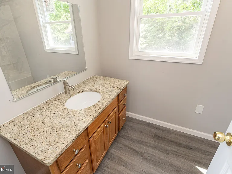 1507 Race St — Photo 28