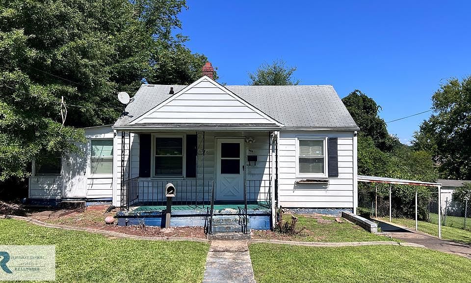 1st image of 746 Melville Ave