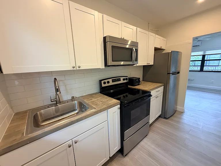 7845 NE Bayshore Ct #16 — Photo 5