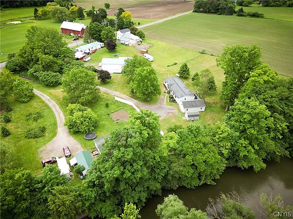 3rd image of 2263 E River Rd