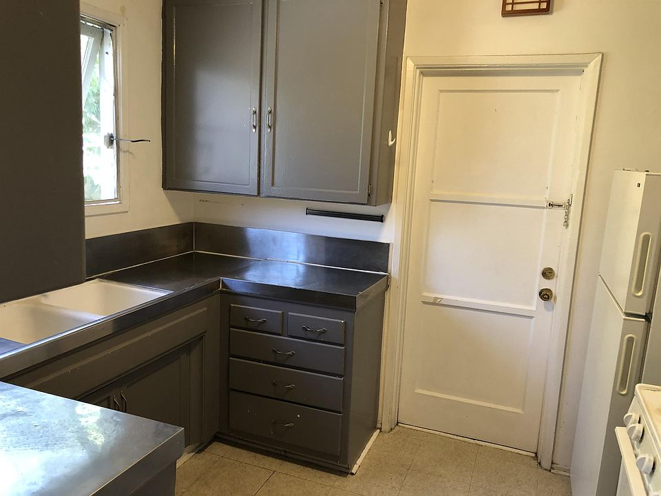 1st image of 2455 Silver Lake Blvd APT C