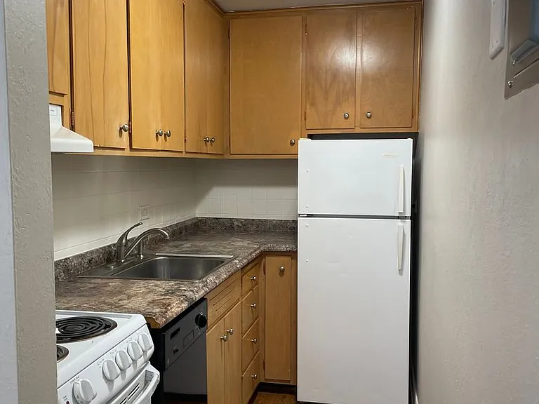 2155 S Josephine St — Photo 20