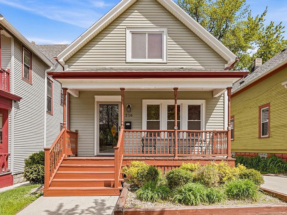 1st image of 216 E Smith STREET