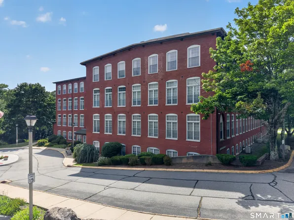 45 Main Street #206, Plainfield, CT 06374