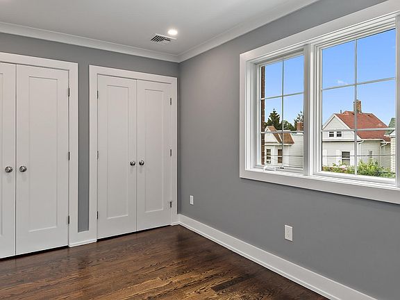 3rd image of 53 Edgewood Ave
