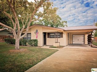 801 Morning Glory Dr, Victoria, TX 77904