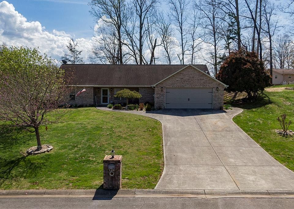1st image of 2513 Friar Wood Ln