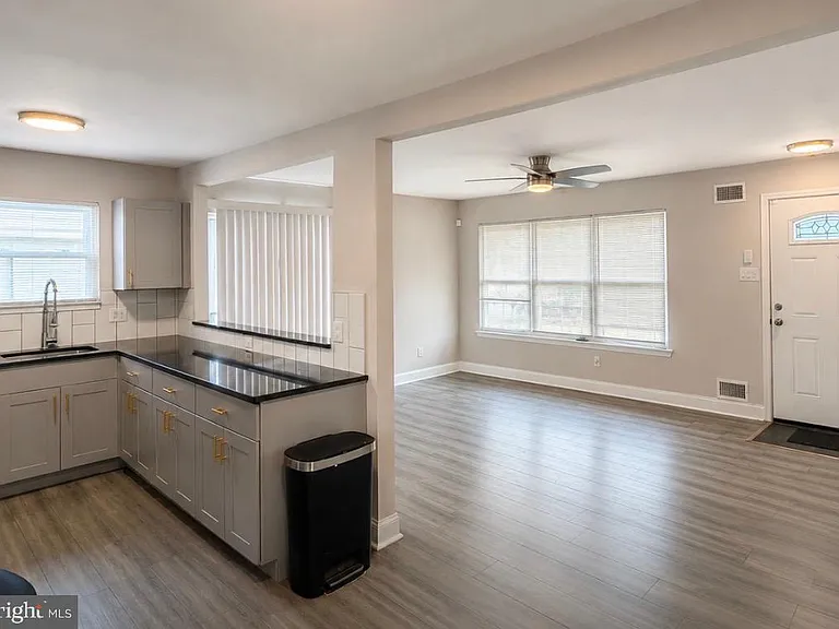 19 Lamont Ct — Photo 4