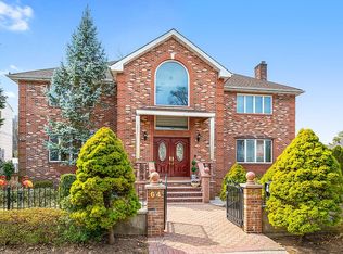 64-16 211th St #1, Oakland Gardens, NY 11364