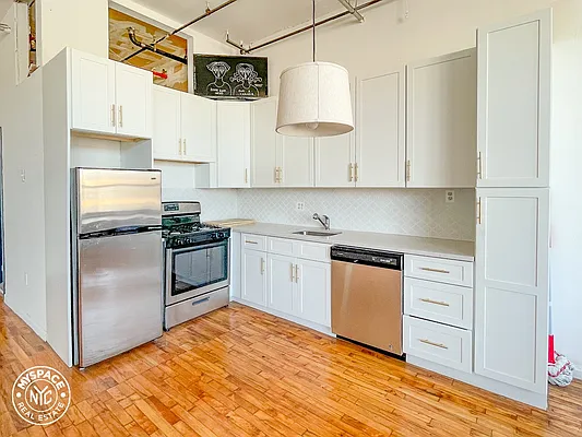 Rented by MySpaceNYC | media 12