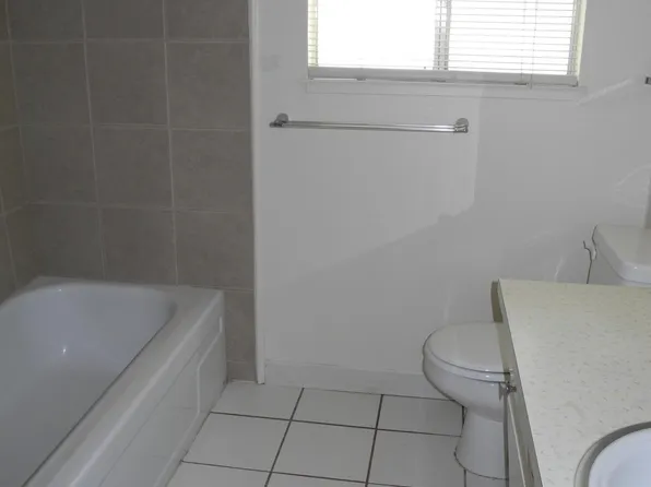 945 Cypress Ln, Davis, CA 95616