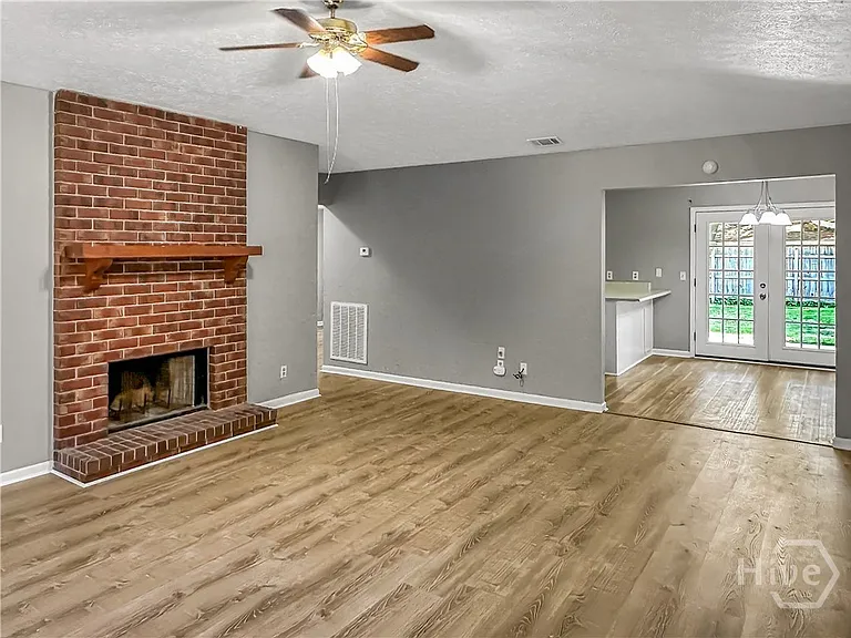 254 Bordeaux Ln — Photo 3