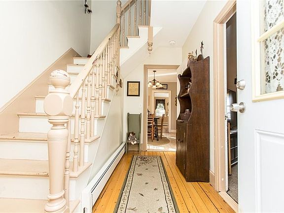 4th image of 17 Mowry Ave