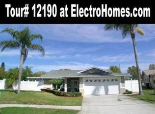 12190 Meadowbrook Ln, Largo, FL 33774