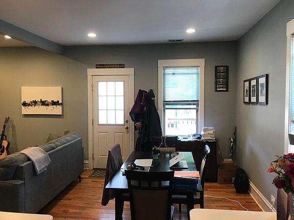 3rd image of 1426 W Superior St APT 2R