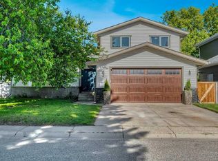 4 Maplewood Grn, Strathmore, AB T1P1G7