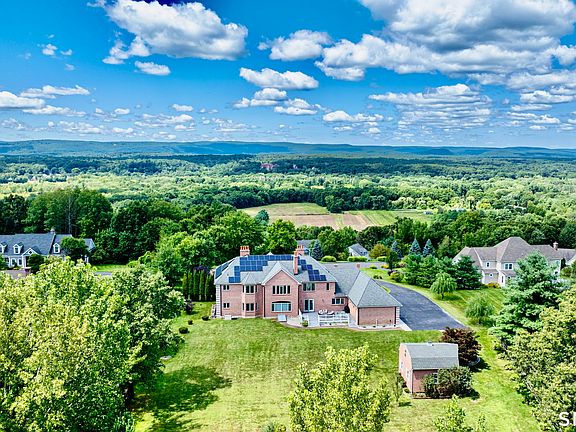 4th image of 24 Hunting Ridge Drive