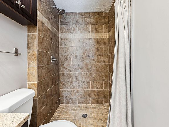 4th image of 3005 Hartney Ct