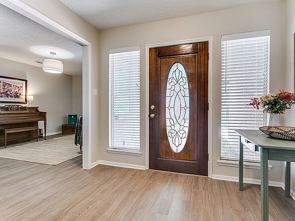 3rd image of 15010 Seahorse Dr