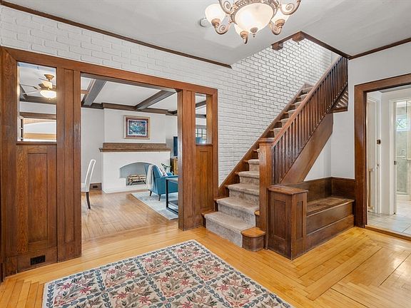5th image of 28 Maplewood Rd