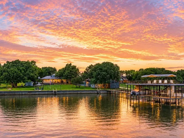 1301 Oak Hill Dr, Kemp, TX 75143