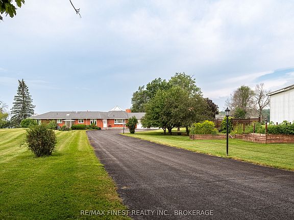 4th image of 32 Howe Island Dr