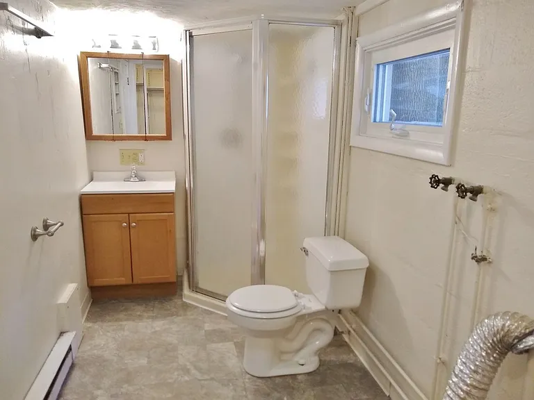 520 Frederick St — Photo 11