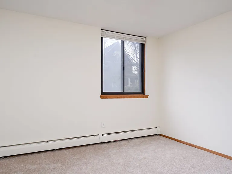 2211 Colfax Ave S — Photo 15