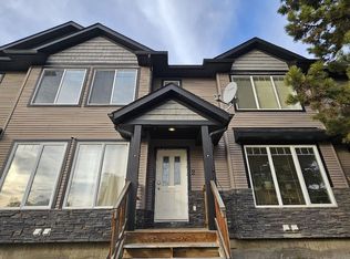 5504 55th Ave #2, Lacombe, AB T4L1L9