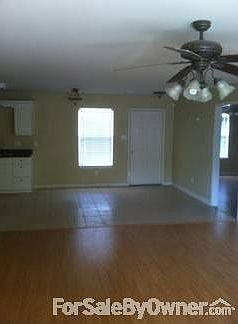 Kitchen
						:
						KitchenAide self cleaning oven and turntable microwave