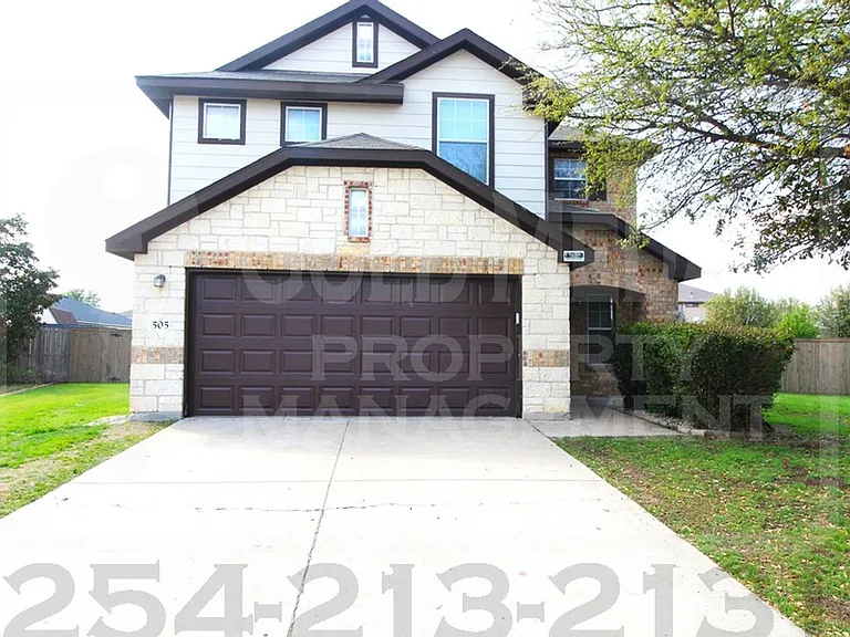 505 Perseus Dr — Photo 2