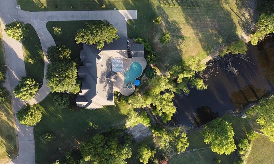 1st image of 1508 Brook Ln