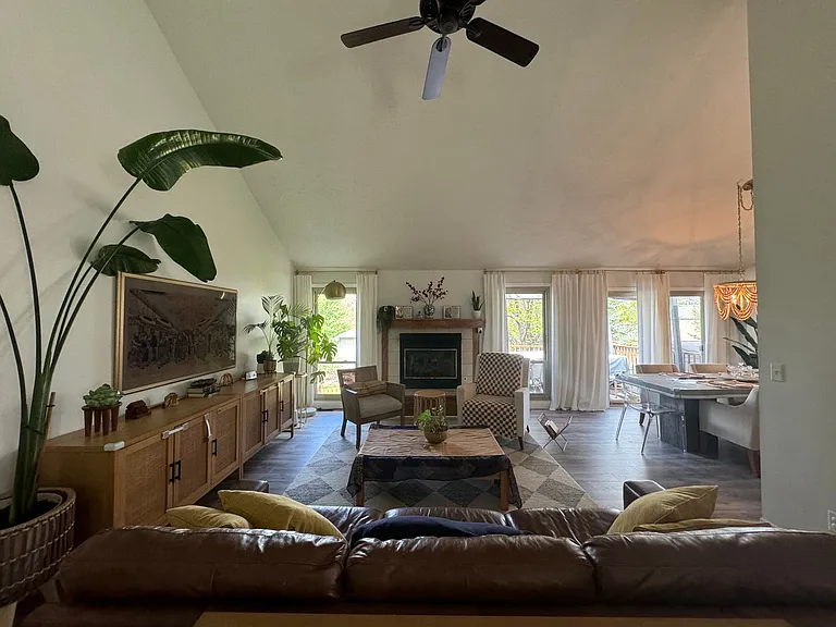 16642 Adams St — Photo 3