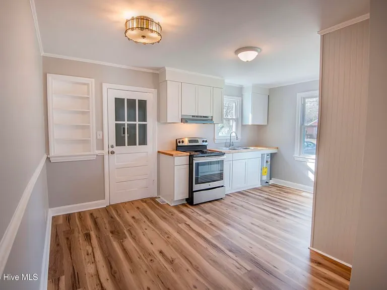 2229 Saint Andrew St — Photo 3