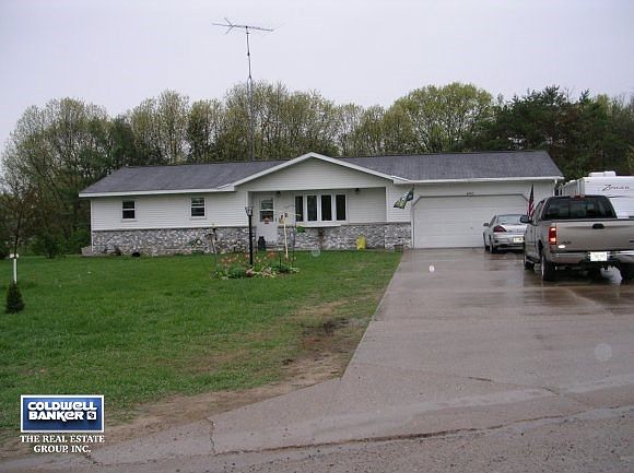 3 bedroom home on nice corner