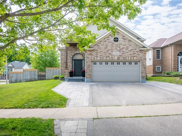 12 Kingsley Rd, Halton Hills, ON L7J 2Z5