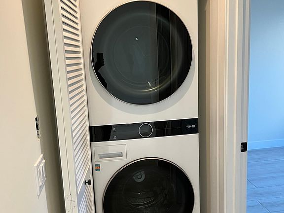 full size laundry closet - all new appliances