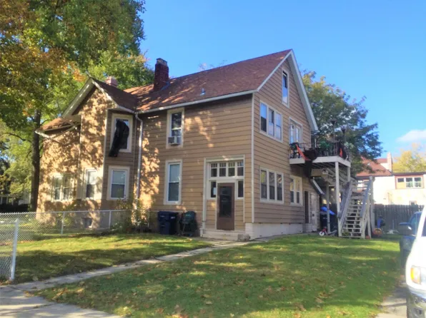 12821 Maple Ave, Blue Island, IL 60406