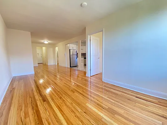 Rented by Queens Apartments Realty LLC | media 48