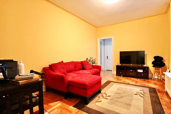 Sold by Remax Edge | media 12
