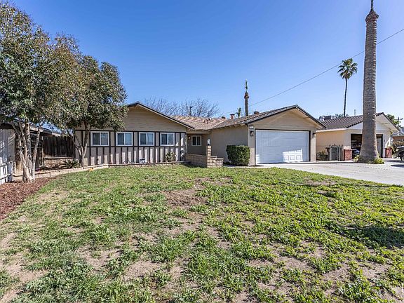 2nd image of 2316 Sandpiper Rd