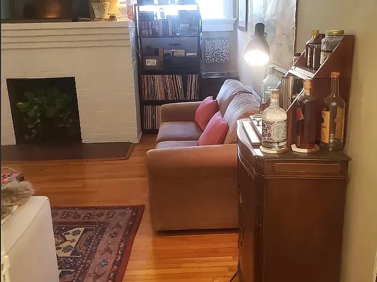 831 Myrtle St NE #5 — Photo 2