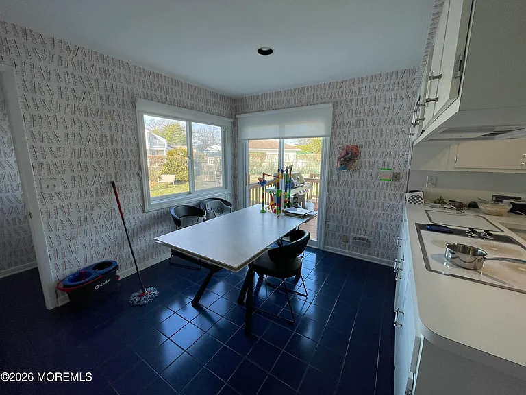 60 Larchwood Ave — Photo 7