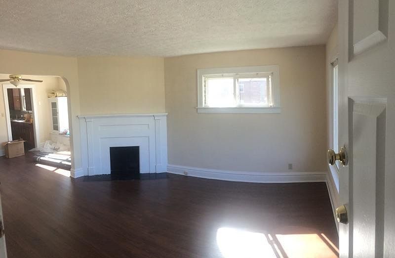 2nd image of 2231 Wyandotte Ave #Upstairs