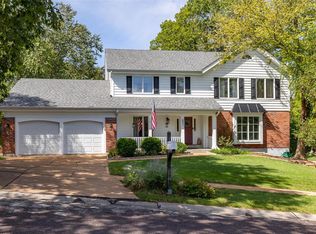 601 Huntley Heights Dr, Ballwin, MO 63021
