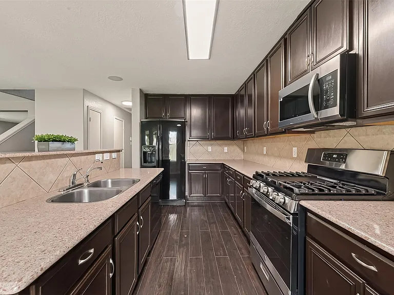 18302 Walden Gate Ln — Photo 18