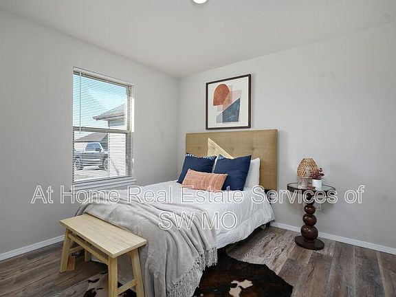 5th image of 252 Rabbit Run St