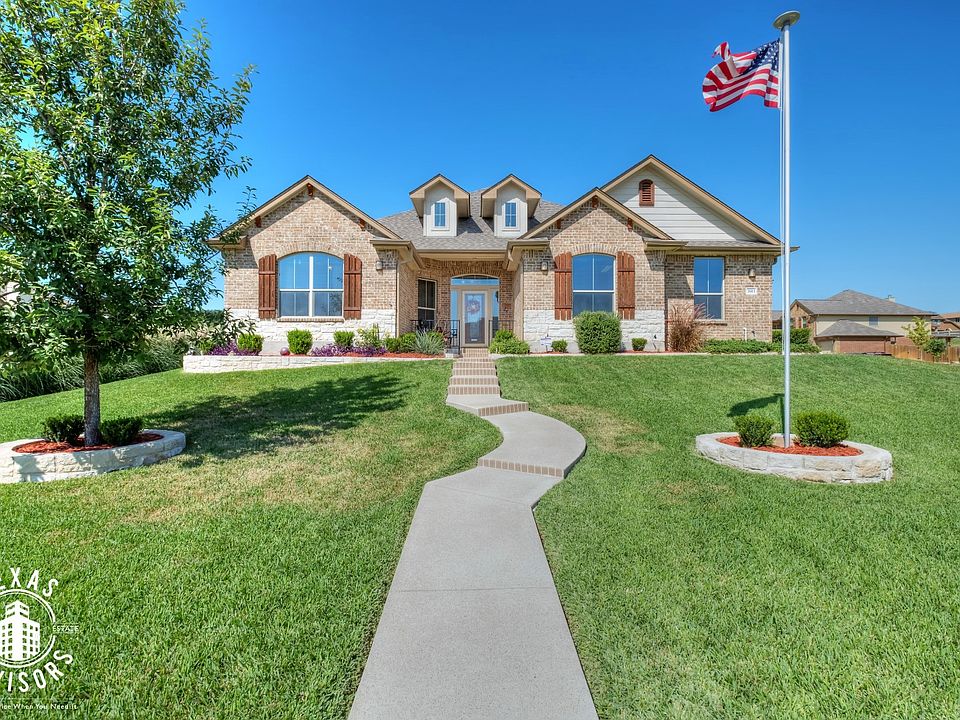 1st image of 3911 Stone Creek Dr